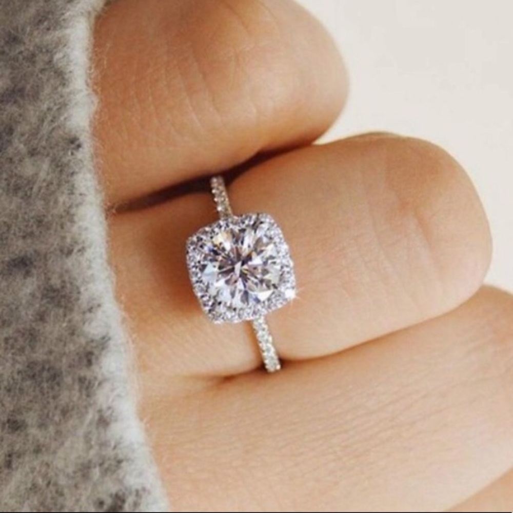 💎New 18k White Gold Diamond Halo Ring